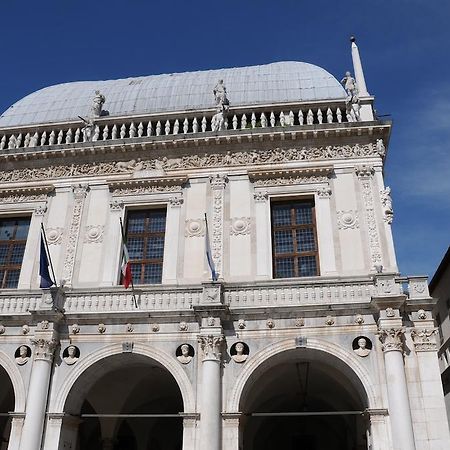 Camera Con Vista Brescia Bilik gambar