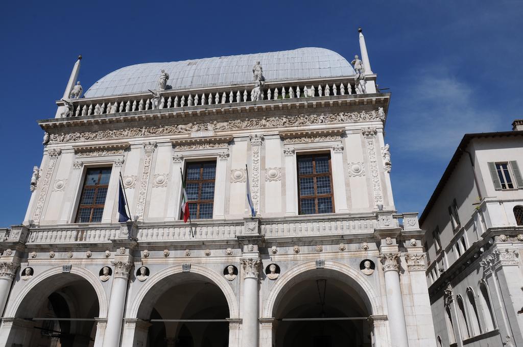 Camera Con Vista Brescia Bilik gambar