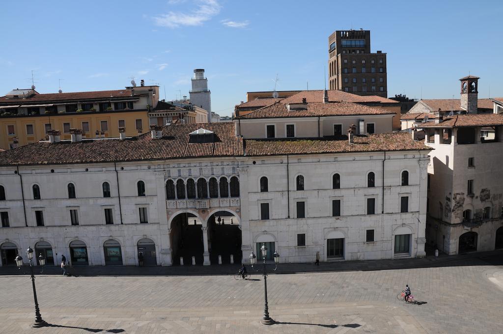 Camera Con Vista Brescia Bilik gambar